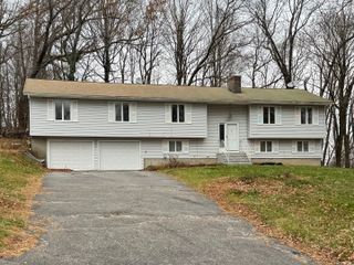 37 Kitcher Court, Trumbull, CT 06611