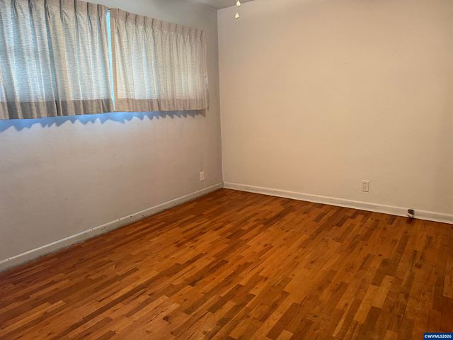 1335 Chestnut St SE, Albany, OR 97322