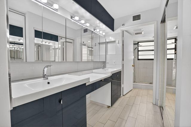 7370 S Oriole Boulevard 802, Delray Beach, FL 33446