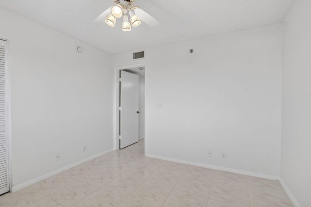 7370 S Oriole Boulevard 802, Delray Beach, FL 33446