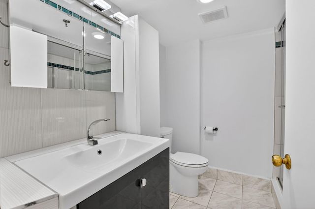 7370 S Oriole Boulevard 802, Delray Beach, FL 33446