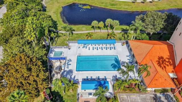 7370 S Oriole Boulevard 802, Delray Beach, FL 33446
