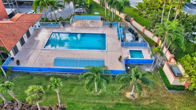 7370 S Oriole Boulevard 802, Delray Beach, FL 33446