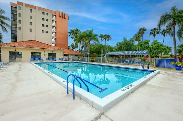 7370 S Oriole Boulevard 802, Delray Beach, FL 33446