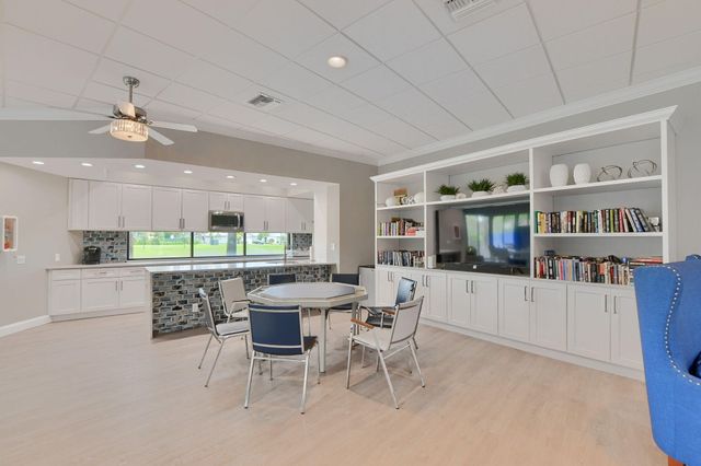 7370 S Oriole Boulevard 802, Delray Beach, FL 33446