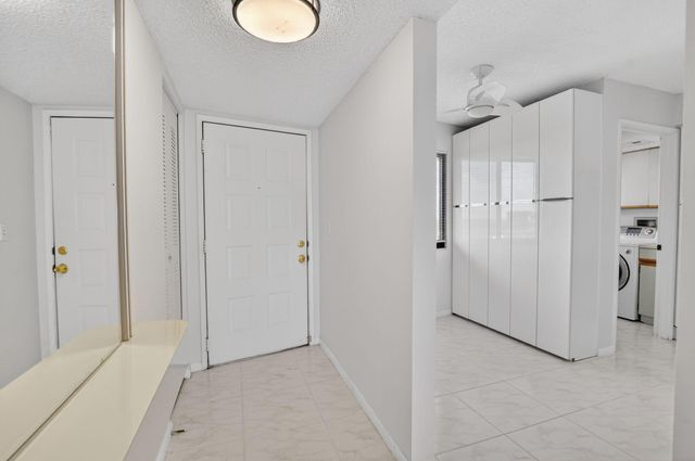7370 S Oriole Boulevard 802, Delray Beach, FL 33446