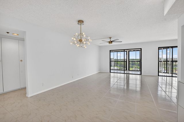 7370 S Oriole Boulevard 802, Delray Beach, FL 33446