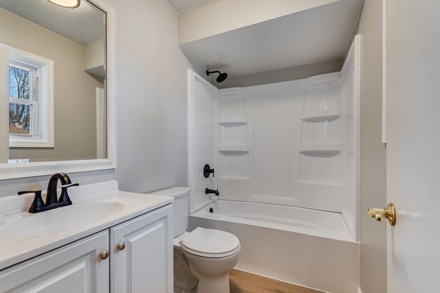 805 S RAVEN Road, Shorewood, IL 60404