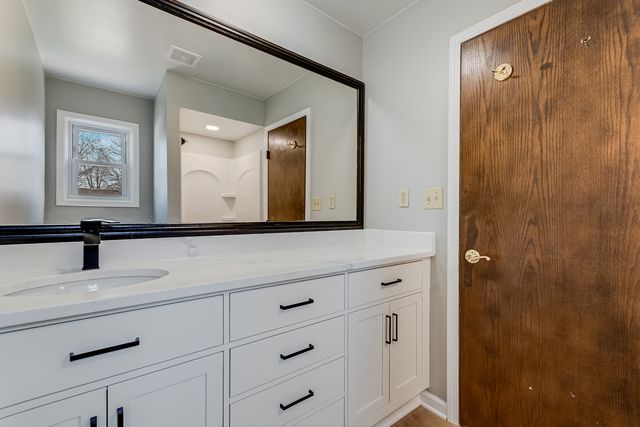 805 S RAVEN Road, Shorewood, IL 60404