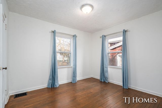 3233 Peck Street, Muskegon, MI 49444