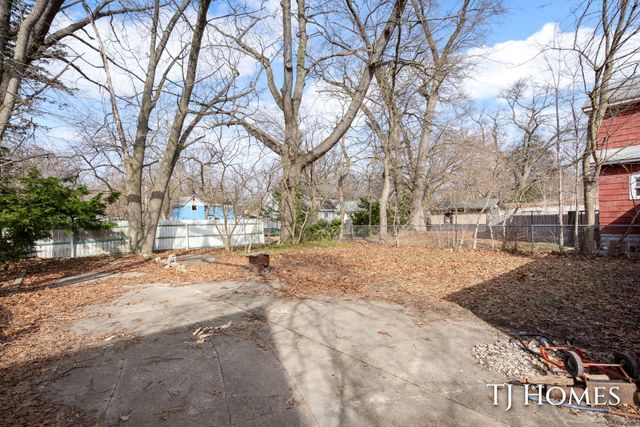 3233 Peck Street, Muskegon, MI 49444