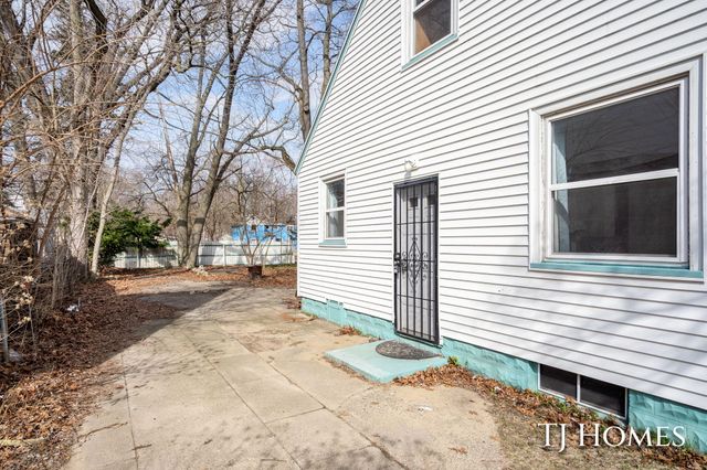 3233 Peck Street, Muskegon, MI 49444