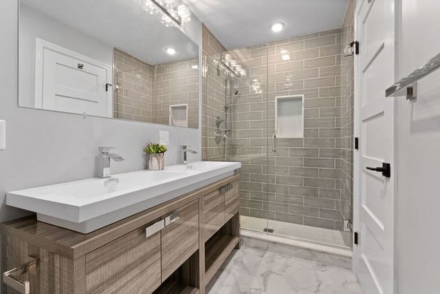 101 Draper St 1, Boston, MA 02122