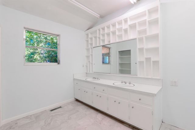 1024 Cherokee Drive, Tallahassee, FL 32301