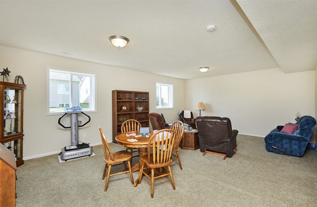 13000 Iltis Drive, Urbandale, IA 50323