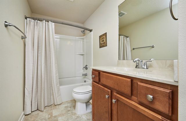 13000 Iltis Drive, Urbandale, IA 50323
