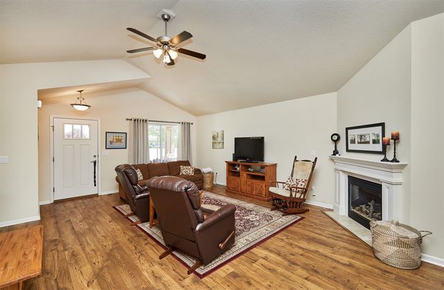 13000 Iltis Drive, Urbandale, IA 50323
