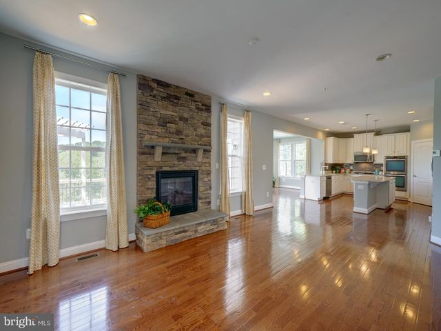 2112 GABLE DR, Jessup, MD 20794