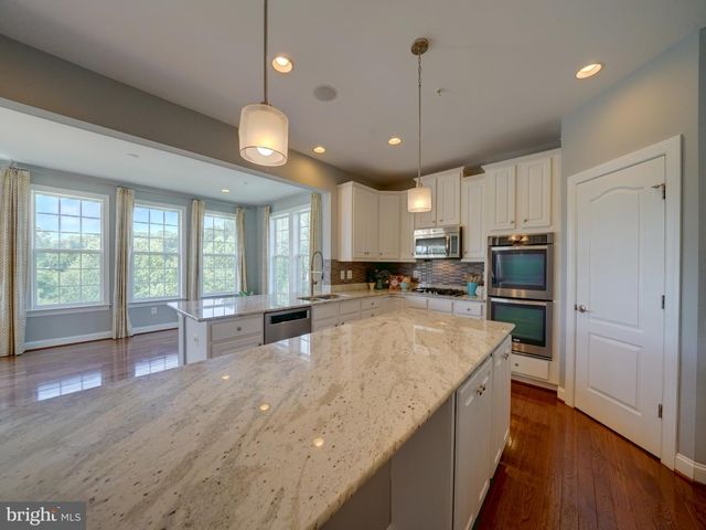 2112 GABLE DR, Jessup, MD 20794