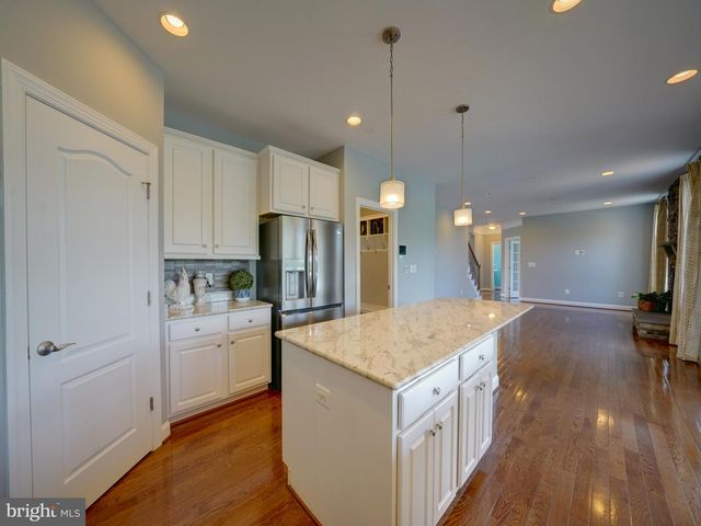 2112 GABLE DR, Jessup, MD 20794
