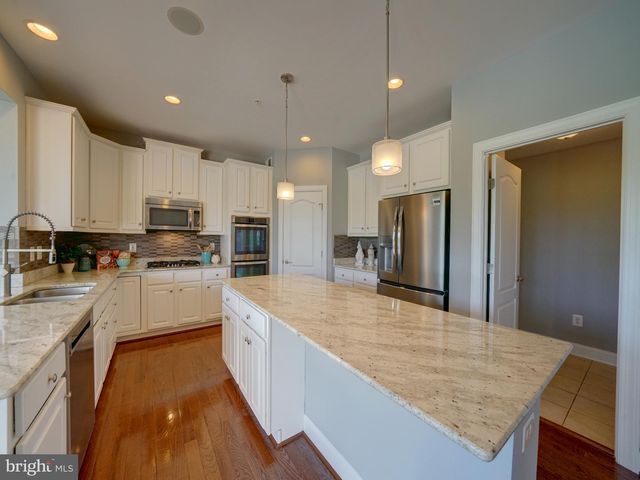 2112 GABLE DR, Jessup, MD 20794
