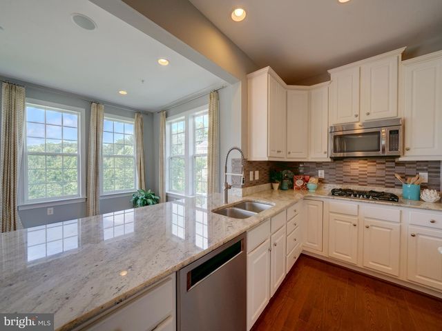 2112 GABLE DR, Jessup, MD 20794