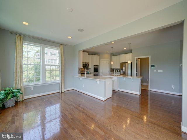 2112 GABLE DR, Jessup, MD 20794