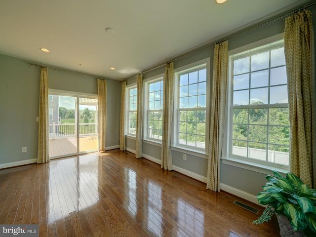 2112 GABLE DR, Jessup, MD 20794