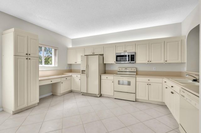 7775 Southampton Terrace 307, Tamarac, FL 33321