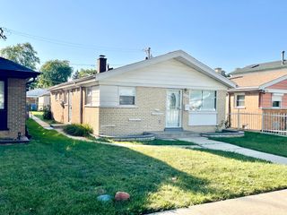 9562 S Green Street, Chicago, IL 60643