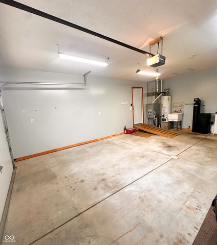 7527 W 1000 S, Fortville, IN 46040
