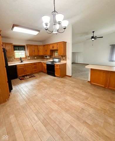 7527 W 1000 S, Fortville, IN 46040