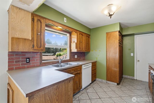 303 NW Hazel Dell Way, Vancouver, WA 98665