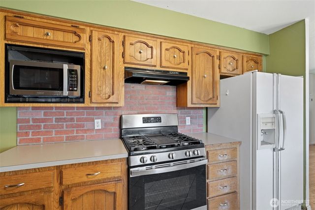 303 NW Hazel Dell Way, Vancouver, WA 98665
