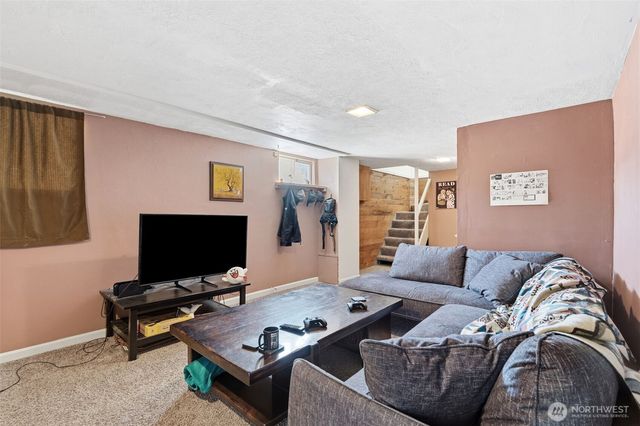 303 NW Hazel Dell Way, Vancouver, WA 98665