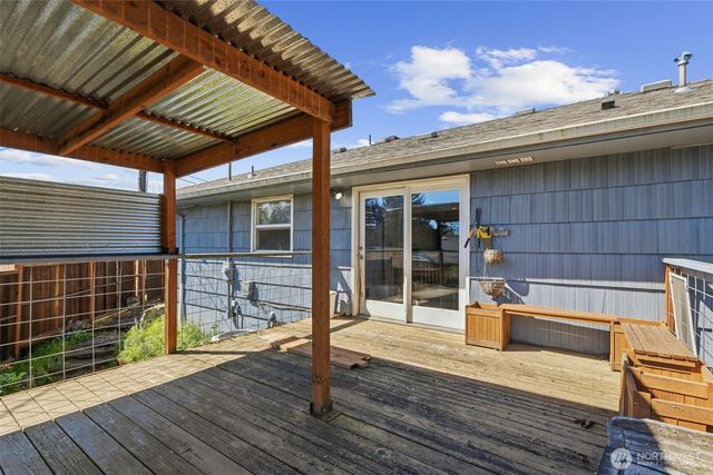 303 NW Hazel Dell Way, Vancouver, WA 98665