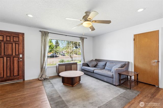 303 NW Hazel Dell Way, Vancouver, WA 98665