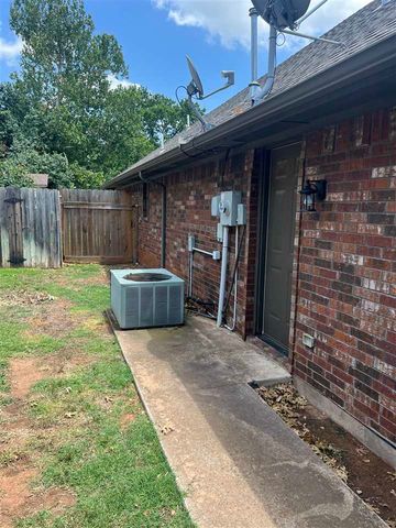 2003 NE 31st, Lawton, OK 73501