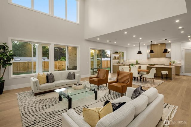 15423 SE 7th Place, Bellevue, WA 98007