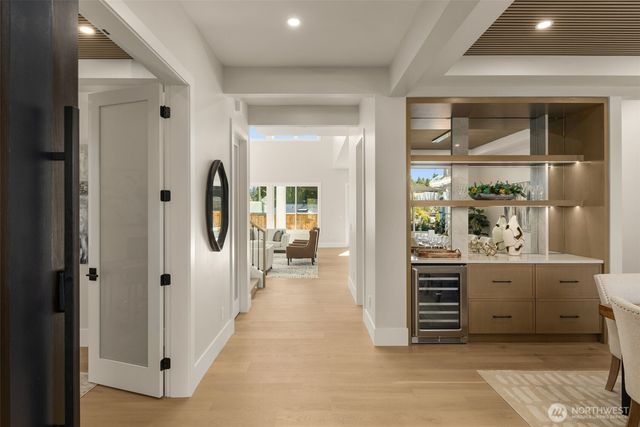15423 SE 7th Place, Bellevue, WA 98007