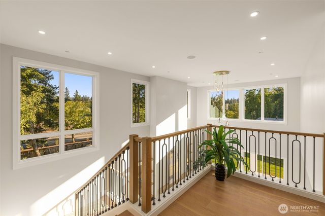 15423 SE 7th Place, Bellevue, WA 98007