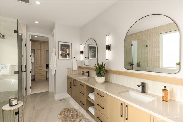 15423 SE 7th Place, Bellevue, WA 98007