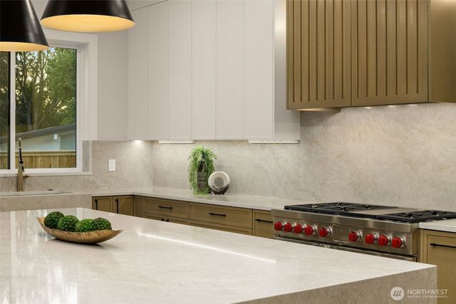 15423 SE 7th Place, Bellevue, WA 98007