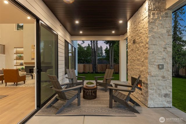 15423 SE 7th Place, Bellevue, WA 98007