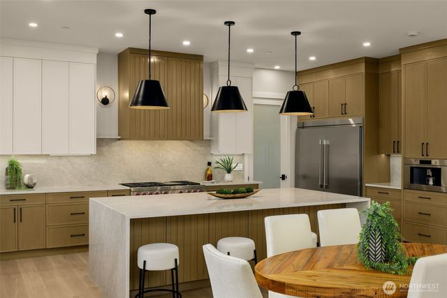15423 SE 7th Place, Bellevue, WA 98007