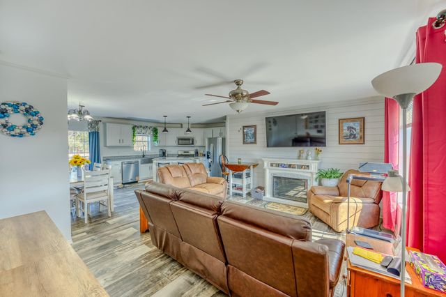 307 Jefferson Road, Whitefield, NH 03598