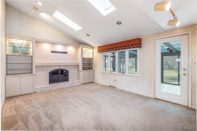 27 Summerview Road, Amherst, NY 14221