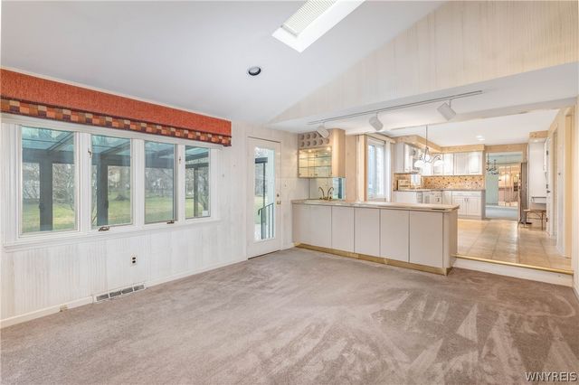 27 Summerview Road, Amherst, NY 14221