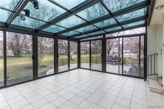 27 Summerview Road, Amherst, NY 14221