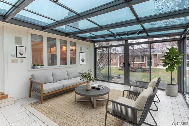 27 Summerview Road, Amherst, NY 14221